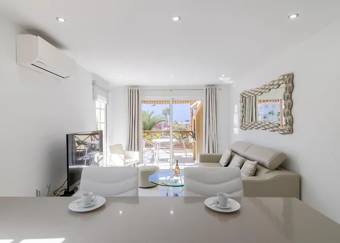 Mango La Caleta Hideaway