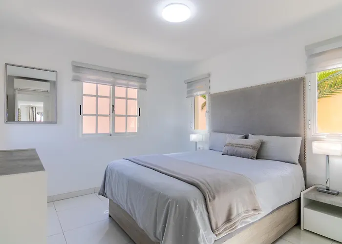 Mango La Caleta Hideaway